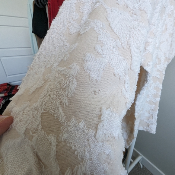 light applique mock neck - Picture 3 of 4